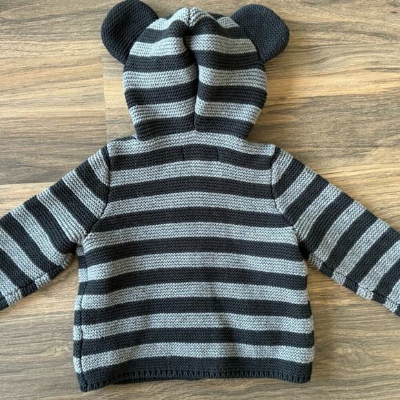 Baby Gap Disney Mickey Mouse sweater, 6-12 months - Picture 6 of 6
